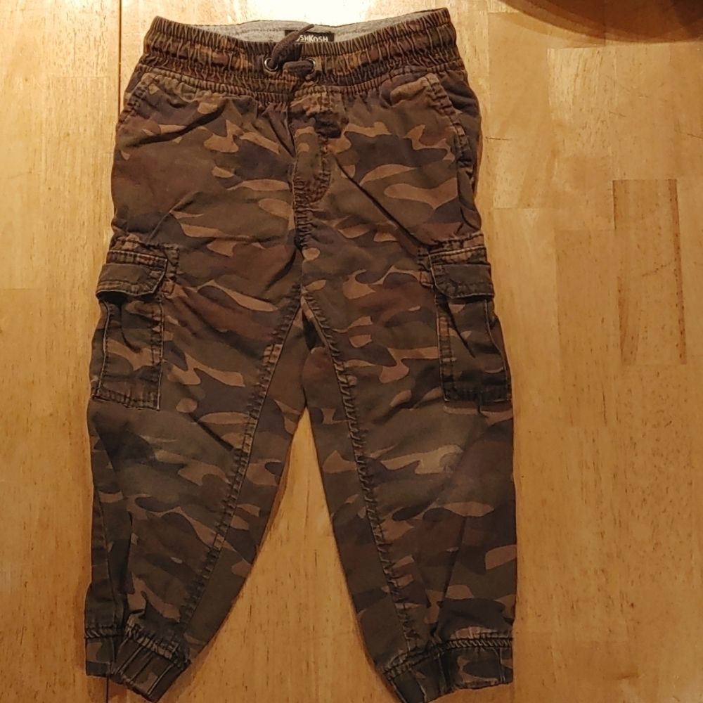 🍀 3 for $25 🍀Oshkosh boys pants